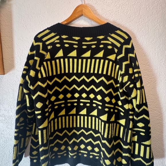 Forever 21 Black and Yellow Geometric Cardigan - Picture 2 of 2